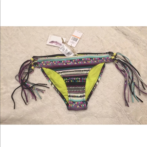 Jessica Simpson Santa Fe Knotted Fringe Bottom - Picture 4 of 7